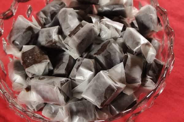 Wrap the caramels in wax paper.