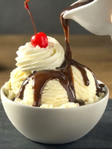 homemade chocolate sauce ice cream topping