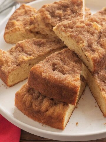 sliced snickerdoodle coffee cake