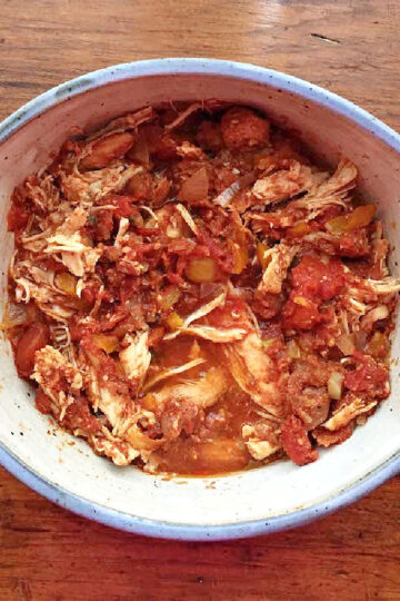 slow cooker spicy shredded chicken for tacos