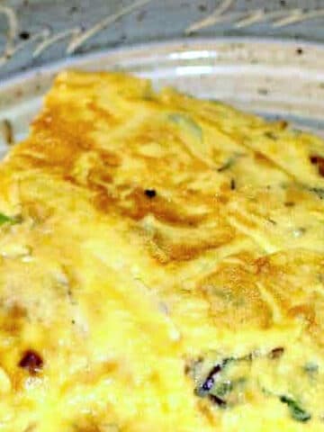 how to make a smoked salmon omelet