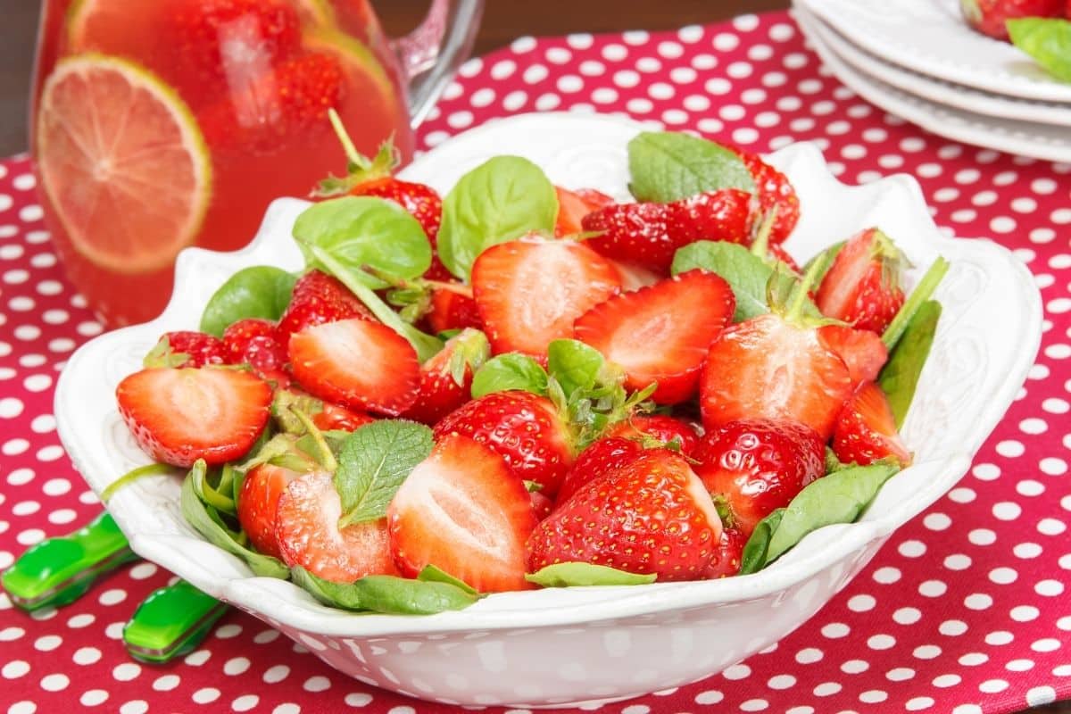 strawberry spinach salad