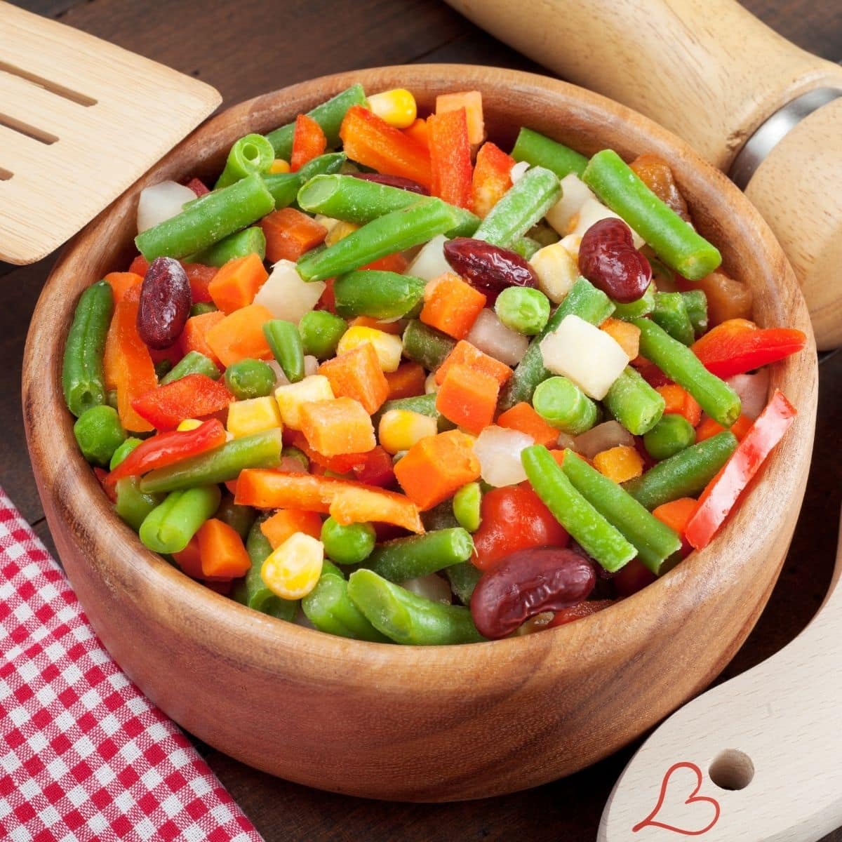 steamed peas, carrots and green beans