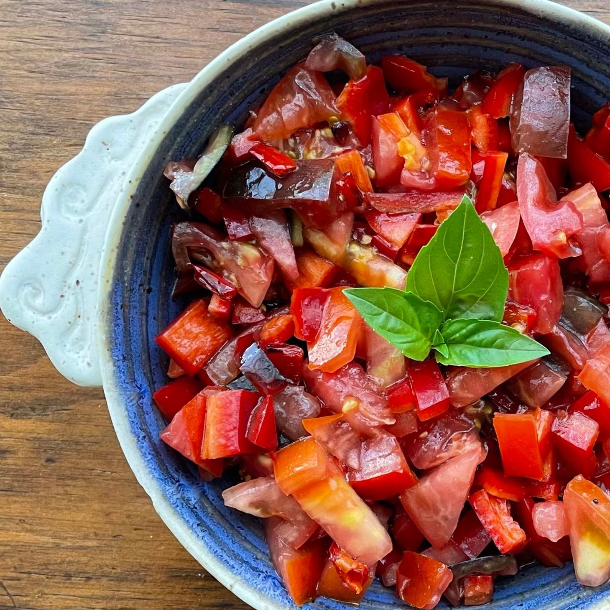 tomato and red pepper salad