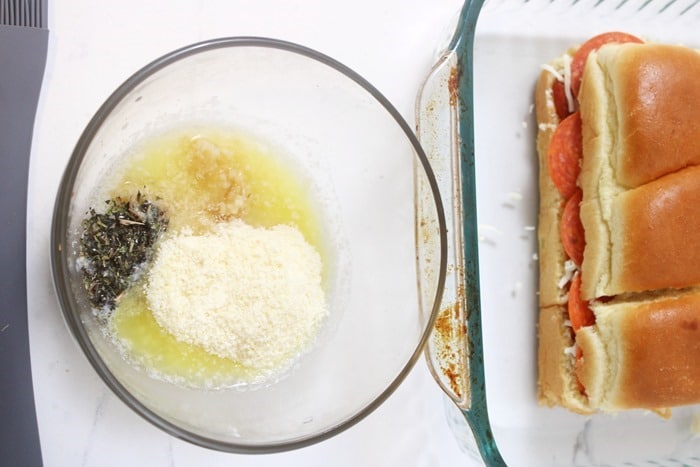 make topping for pepperoni pizza sliders