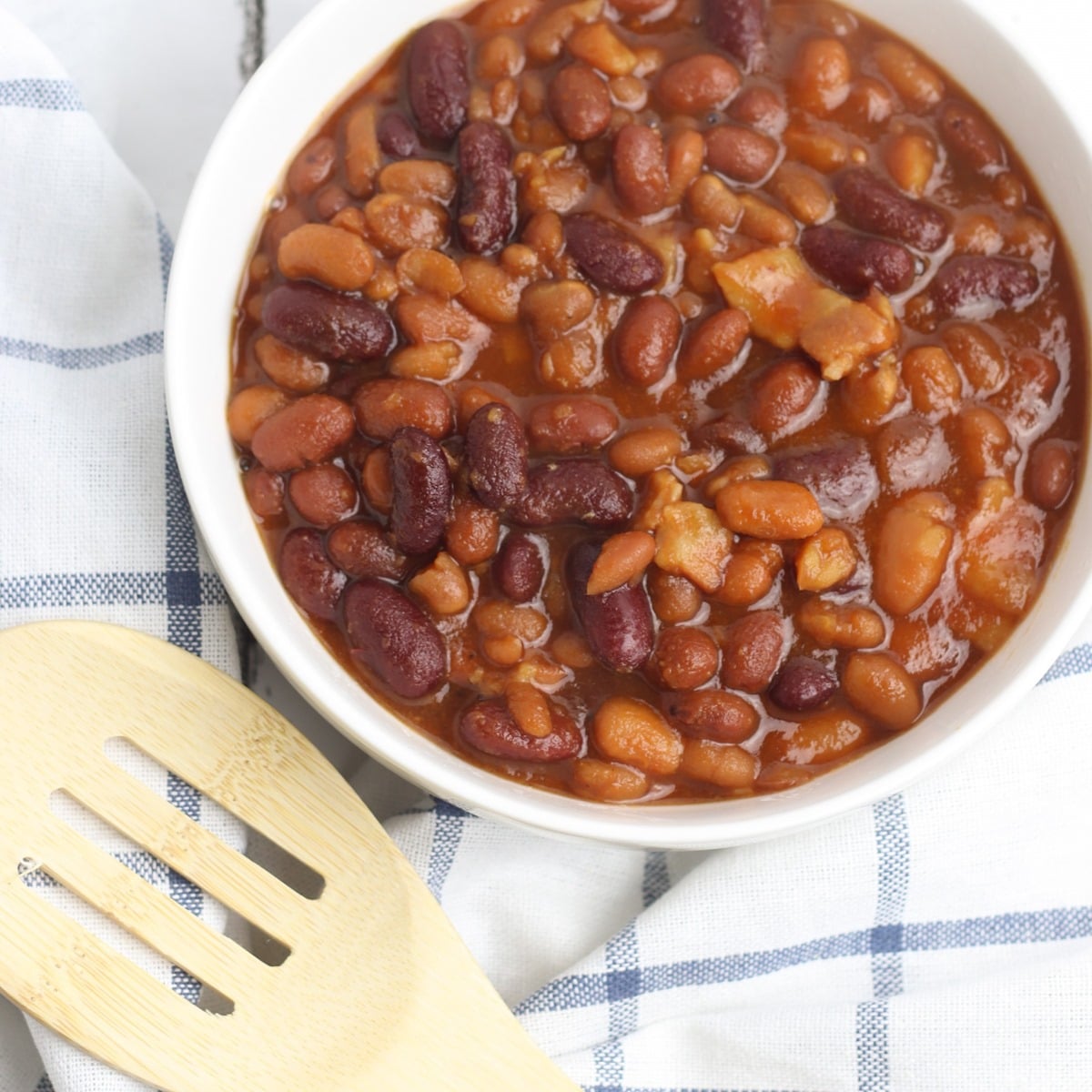 bowl of crock pot baked beans