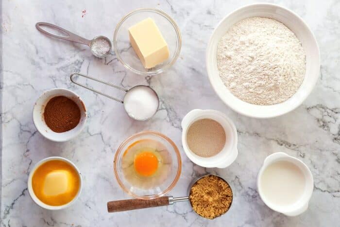 cinnamon roll ingredients