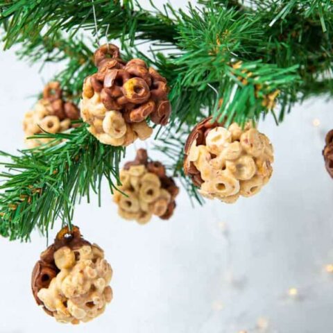chocolate cheerio baubles