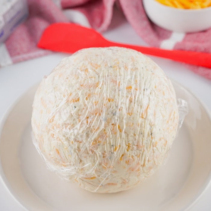 how to roll a cheese ball