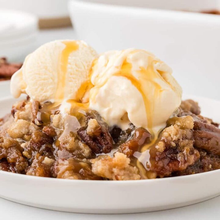 pecan pie dump cake