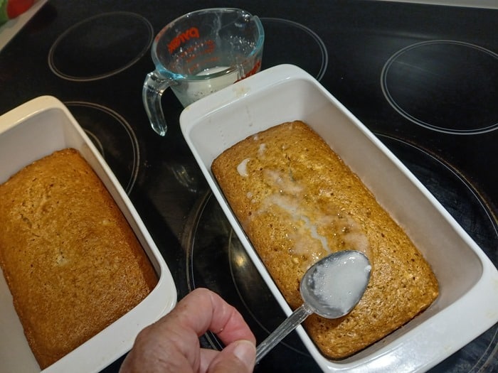 sweet powdered sugar glaze for banana bread