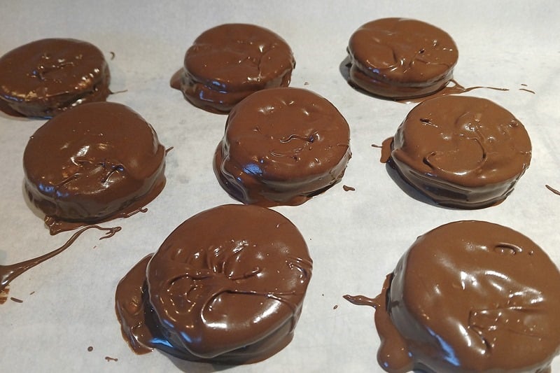 how to make chocolate dipped candy