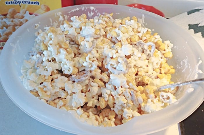 how to make popcorn candy with almond bark and pretzels