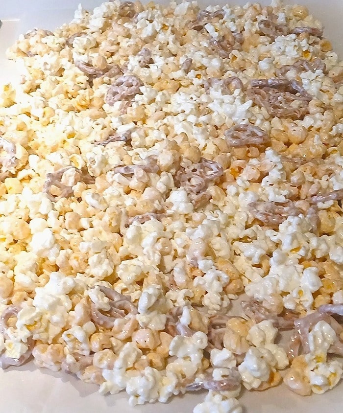 how to make popcorn candy with almond bark vanilla coating and pretzels