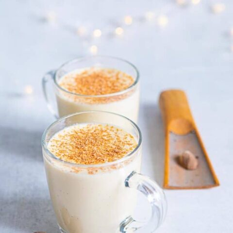 boiled custard in glass mugs