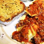 30 minute ravioli with marinara sauce and garlic bread