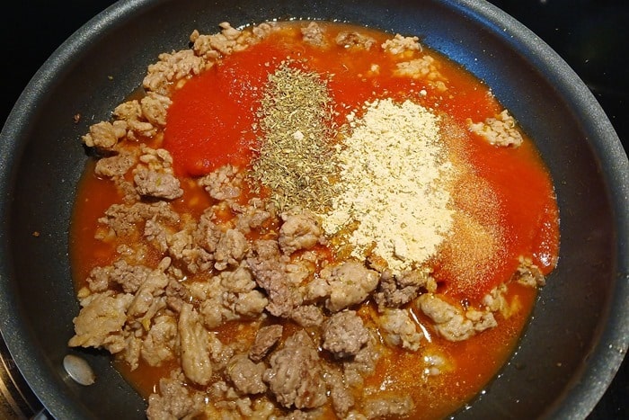 making marinara sauce