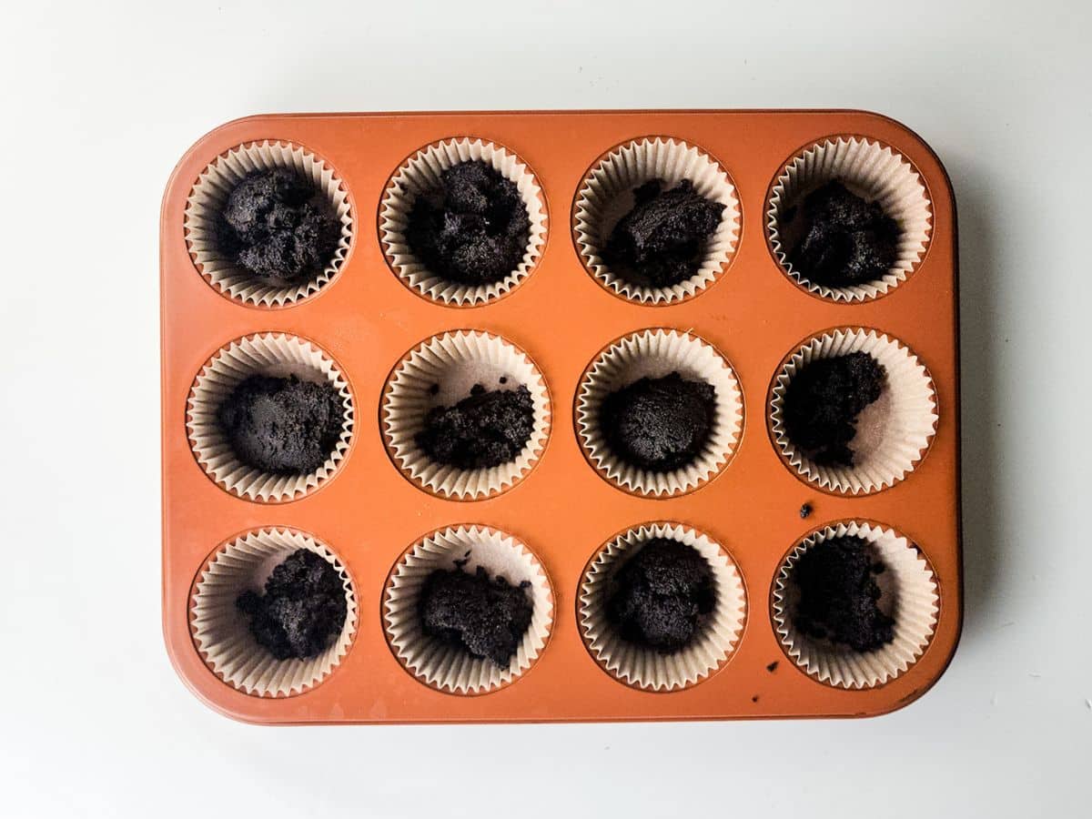 oreo crust in muffin tin