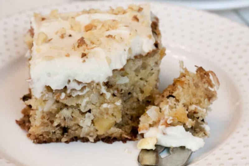 how to make an Hawaiian cake with pineapple and coconut and topped with cream cheese frosting