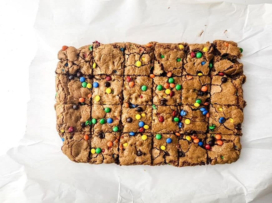 slicing cookie bars