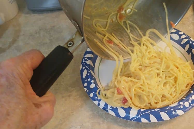 how to make spaghetti with Rotel and Velveeta 