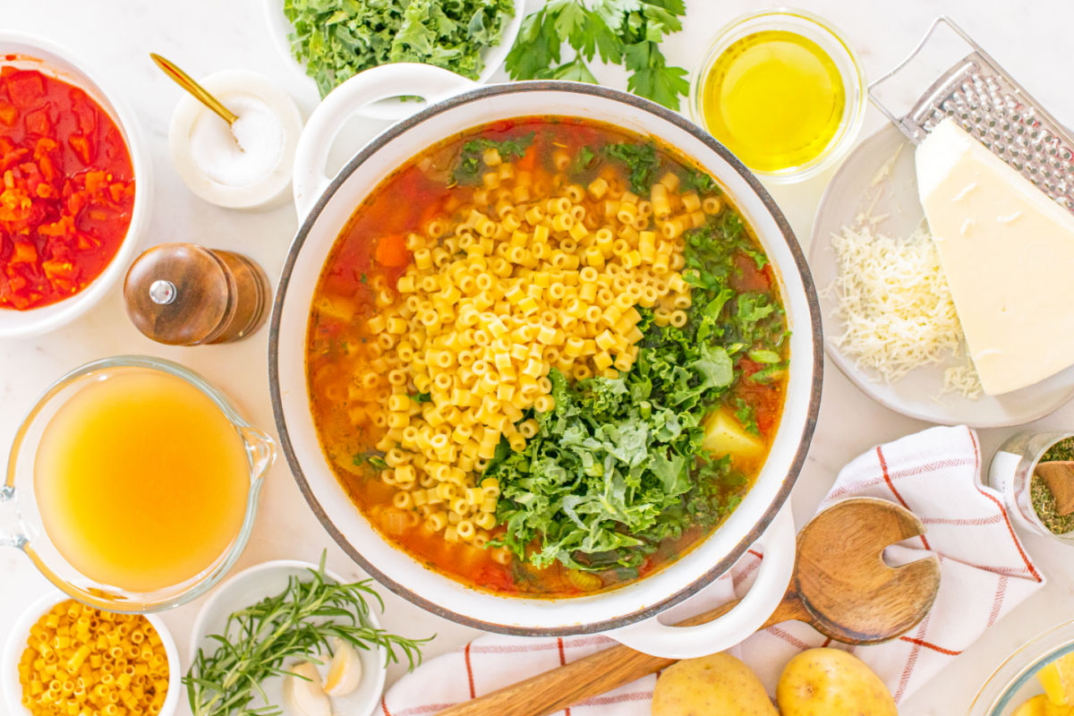 adding ditalini and kale to pot