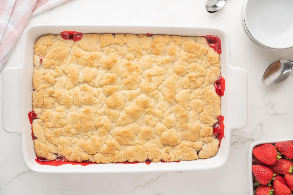 baked strawberry dump cake